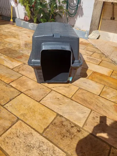 Vendo casinha de cachorro grande