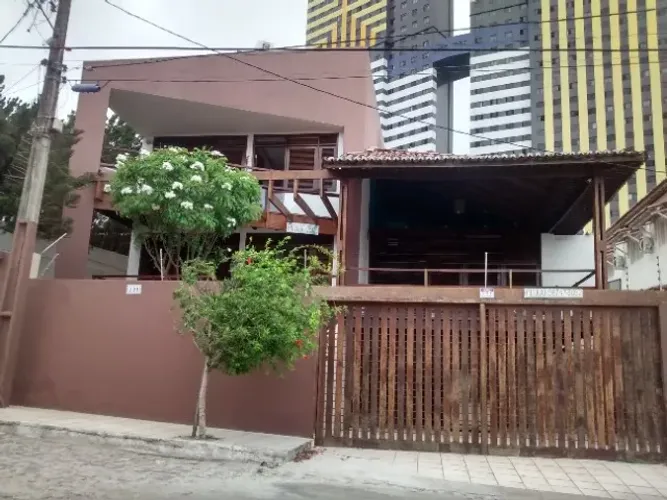 Casa em Ponta Negra - NATAL-RN ideal p/ pousada ou empresa, com 8qts e 7 banhos