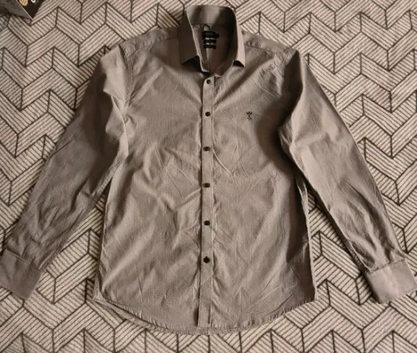 Camisa manga longa quase nova