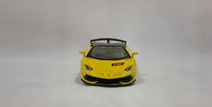 Lamborghini em metal 