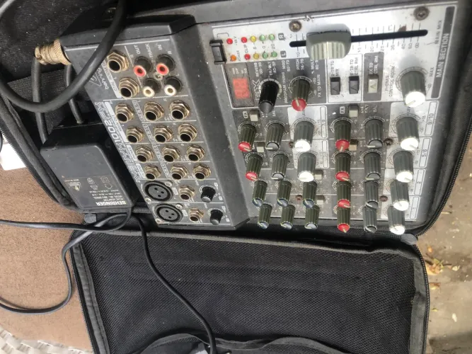 Mesa de som