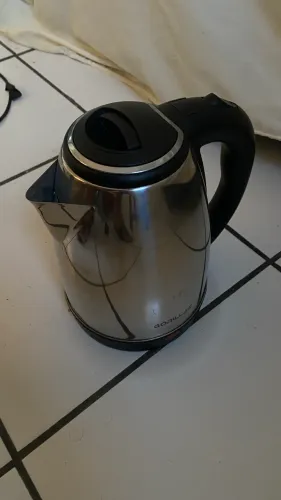 Chaleira elétrica nunca usada funcionando perfeitamente 