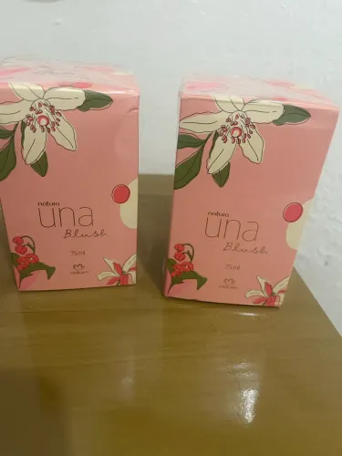 Vendo dois perfumes una lacrado