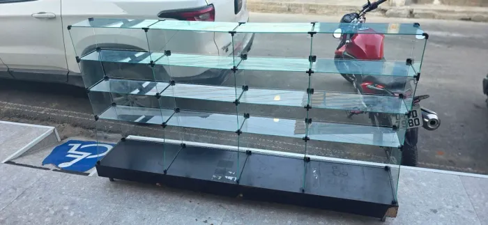 Balcão de vidro usado
