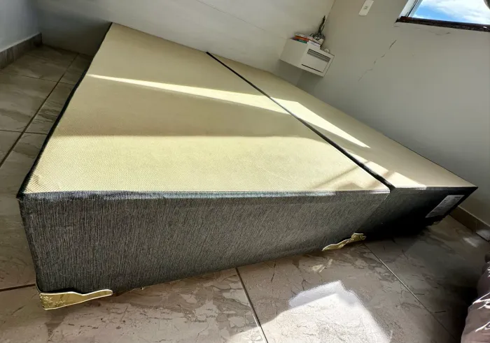 Base de cama Queen Berflex - ótima conservação