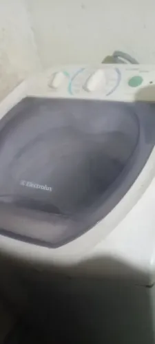 Máquina com defeito, rotada de peças