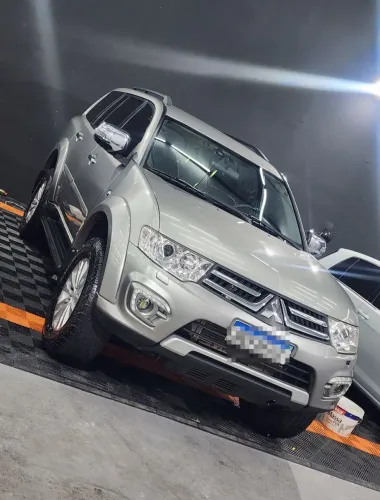 Mitsubishi Pajero HPE 3.2 4X4 T.i. Dies. 5P Aut. 2016