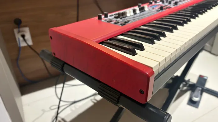 Nord Electro 6D 61 teclas