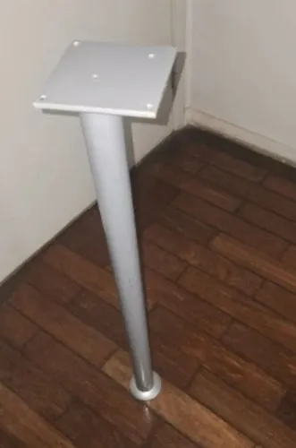 Pe para mesa de metal. Ideal para dar suporte e estilo à sua mesa, ______________________