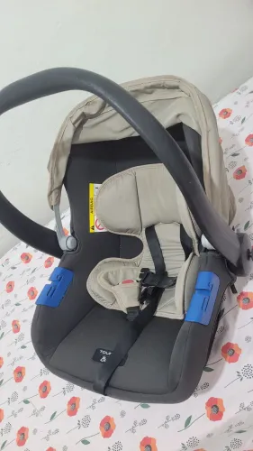 Cadeirinha, bebê conforto para viagem