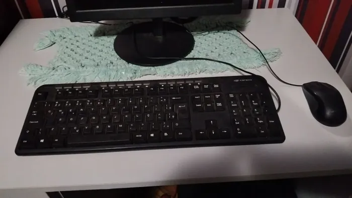 Computador + Escrivaninha