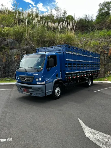 ACCELO BOIADEIRA APENAS 53 MIL KM