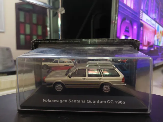 Miniatura Santana quantum 1/43 Lacrada