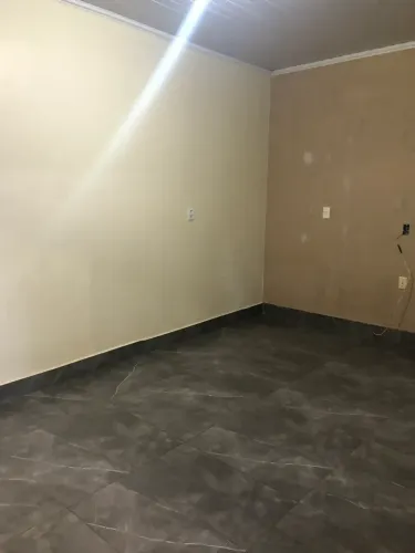 Alugo casa mais sala comercial na Vila Mutirão II