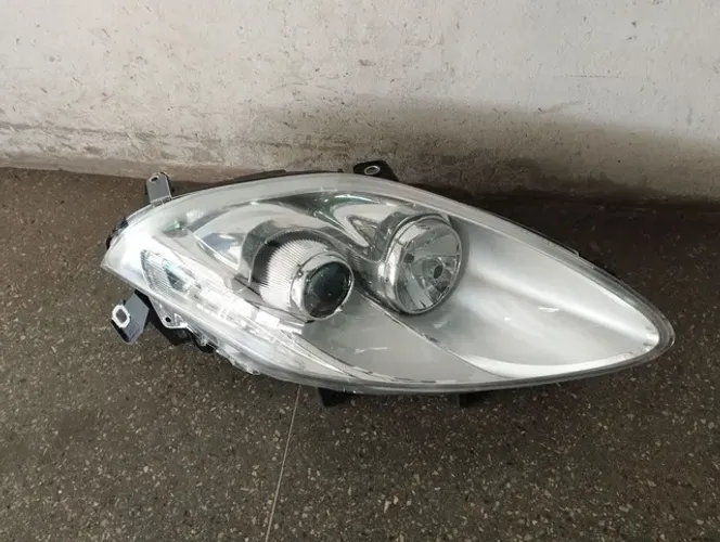 Farol bravo lado direito 