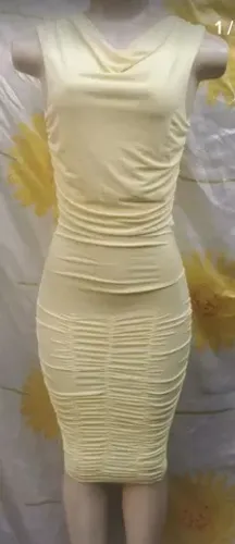 Vestido Afetto Colado Decote Atrás Tamanho P
