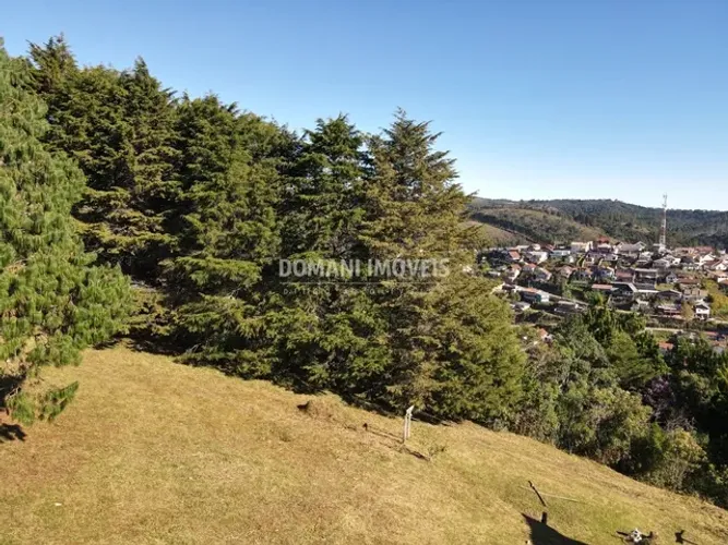 Lindo Lote com Vista Espetacular na Região do Alto da Vila Inglesa - Campos do Jordão/SP