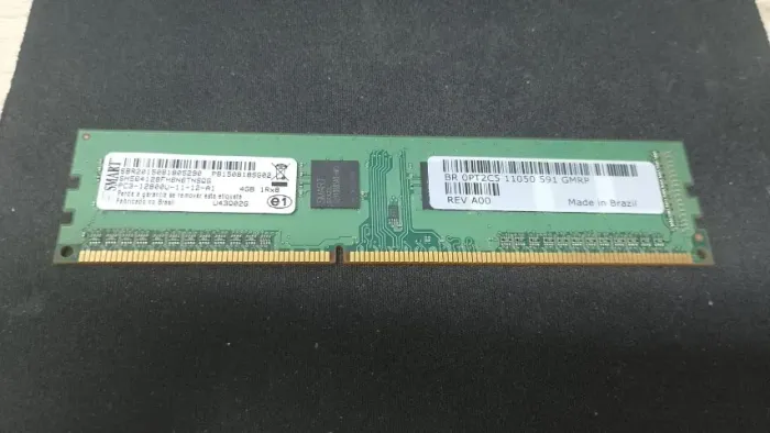 1 pente memória Ram PC3-12800U 4GB Smart