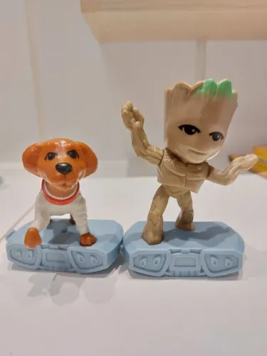 Boneco Groot e Cachorro do Guardiões da Galáxia - McDonald's 2023