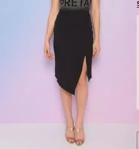Saia Midi Com Fenda. - Preta - P