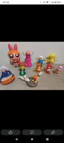 Brinquedos de personagens de desenhos animados tudo por 50,00