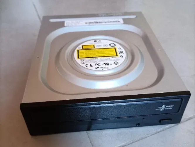 Gravador de CD e DVD semi-novo!!