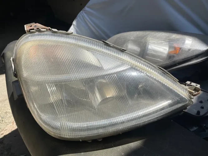 Farol direito classe A Mercedes ano 1999 até 2002 original