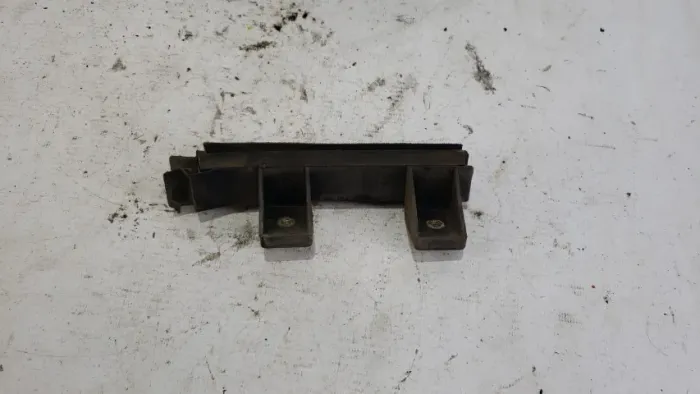 Suporte Canaleta de Vidro Lado Esquerdo Dianteiro Fiat Palio/Weekend/Siena 96-00