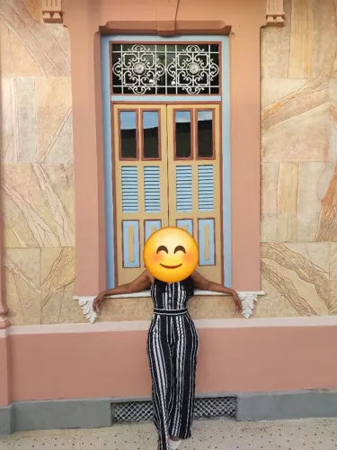 Macacão listrado preto e branco