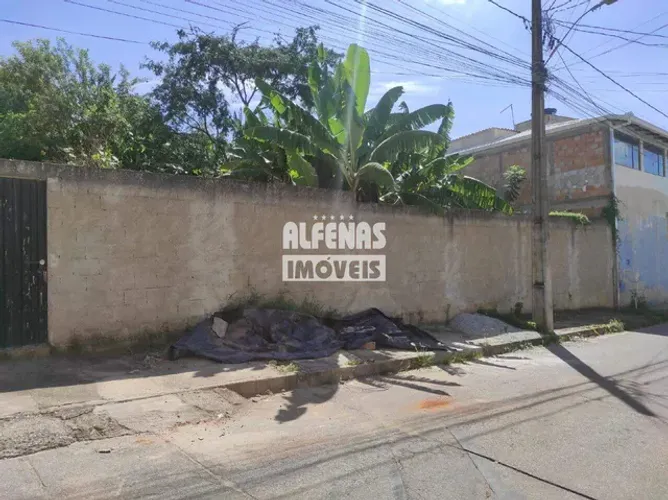 Lote à venda no Bairro VILA CRISTINA