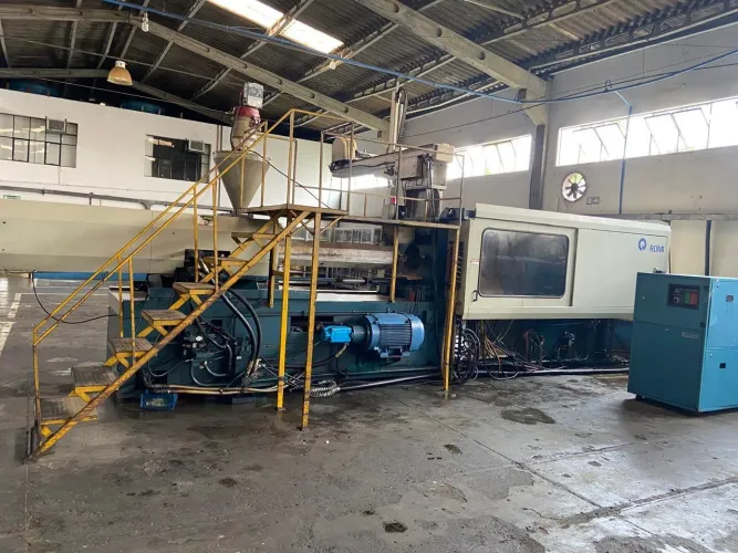 Injetora de Plástico Industrial ROMI 450