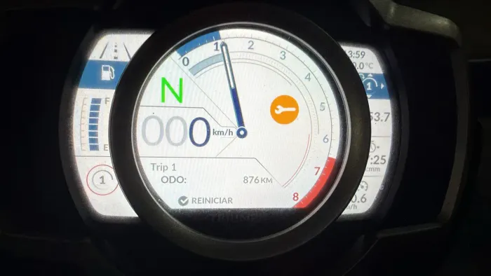 Vendo moto pouco uso