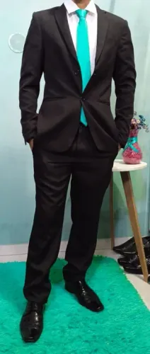 Terno Preto Masculino com Gravata Azul