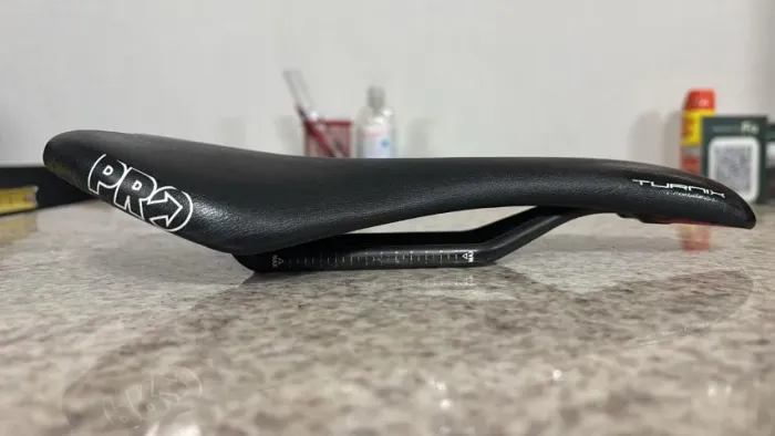 SELIM SHIMANO PRO TURNIX GEL CARBONO 130X275 MM | PRETO