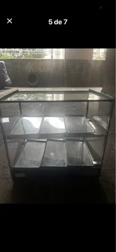 Expositora. 6 bandeijas. 110 volts