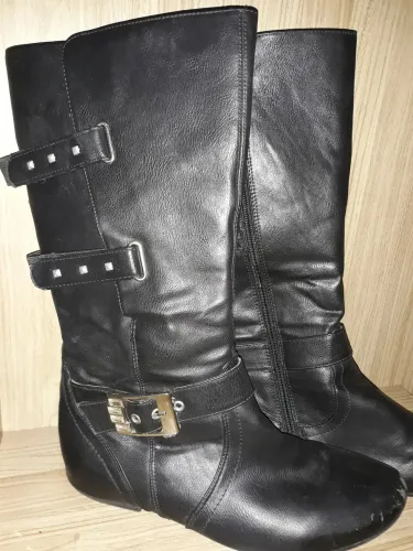Bota Feminina Preta - Elegância e Conforto!
