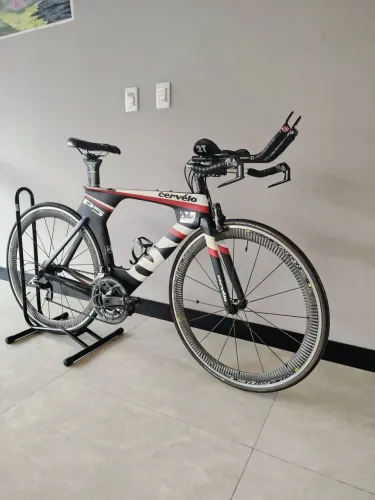 Bicicleta de triatlhon TT, Modelo Cervelo P5, cambio manual sram, freio maguro