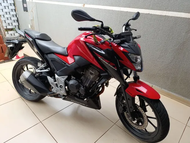 CB 300 Twister (ABS)