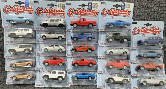 10 miniaturas California Minis - Lacrado carrinhos estilo hot wheels