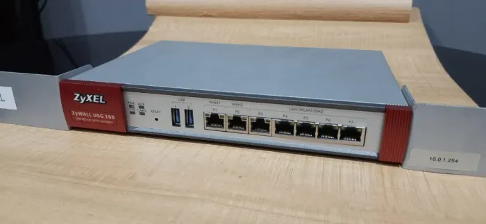 ZyXEL ZyWALL USG 100 - Firewall / Gateway de Segurança Empresarial