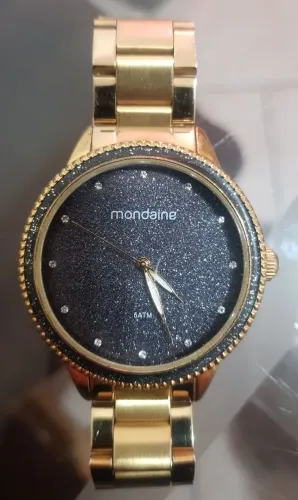 Relógio Mondaine original feminino em aço inoxidável dourado