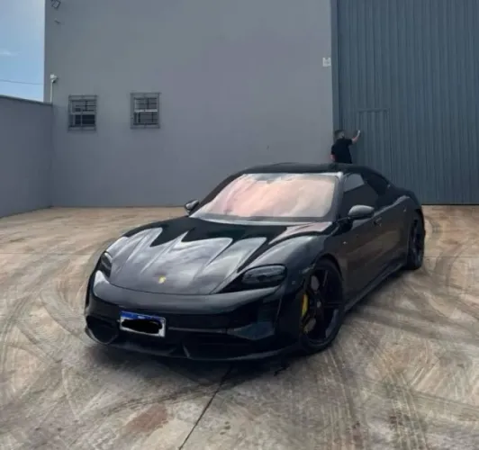 Porsche Taycan Turbo S (elétrico) 2021