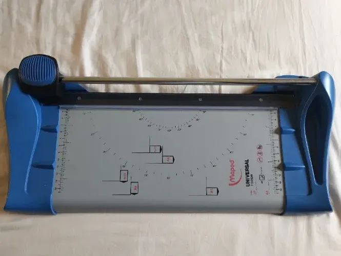 Máquina cortadora de papel Maped Universal T3206