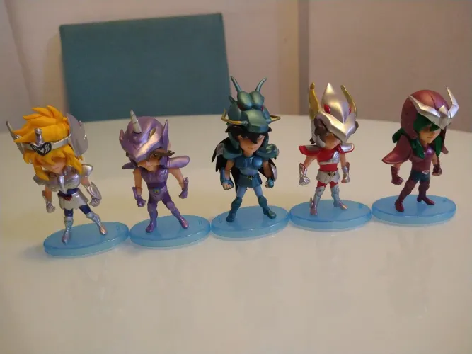 Lote com 4 Action Figures Cavaleiros do Zodíaco - favor ler anúncio