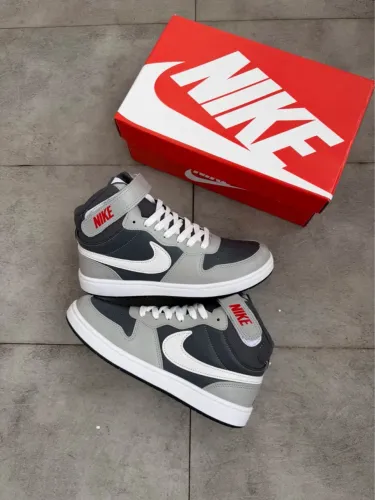 Tênis Nike Mid Borough 