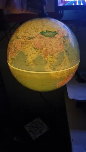 Globo terrestre luminaria ppde usar fechado ou aberto.
