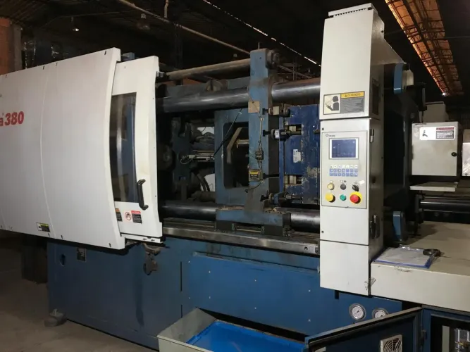 Máquina de Injeçãode plástico Romi prática 380