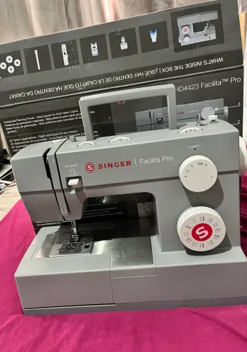 Máquina de costura - Singer Facilita Pro