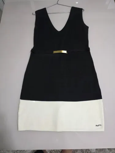 Vestido Carmim Preto e Branco
