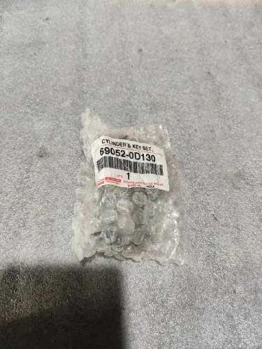 Cilindro fechadura porta Toyota Etios 69052-0D130